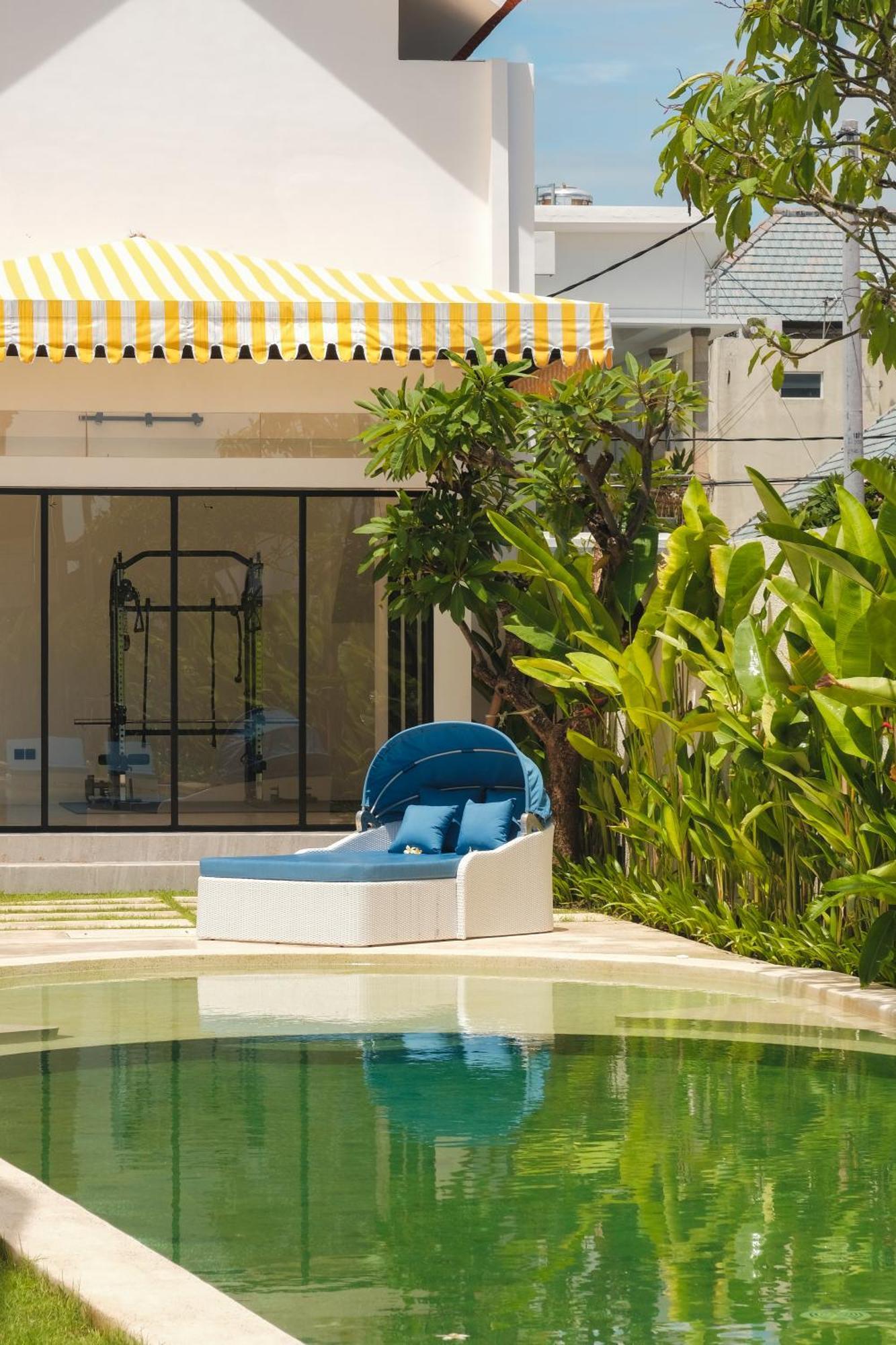 Kahuna By Aayan Hotel